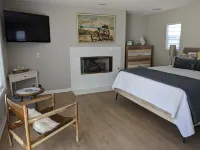 Walk to Pier, Beach, and Downtown