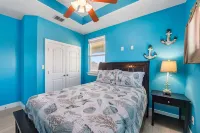 Private Pool Oasis, Game Room, Walk to Beach & Pet Friendly