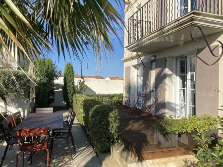 "La Batelière" Aigues Mortes, 4 bedrooms, 124m2, private pool, great comfort. Отели рядом с достопримечательностью «Salin d'Aigues-Mortes»