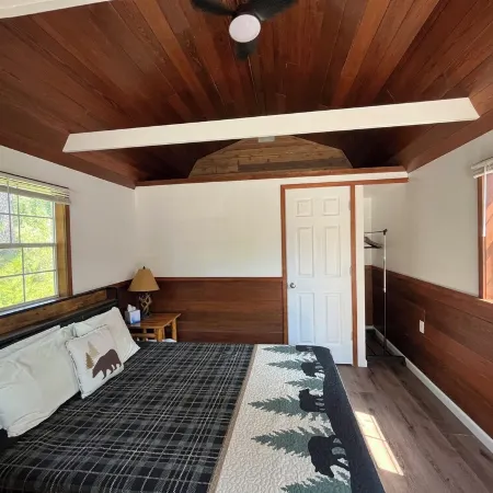 Casita 1, Tiny Home in Wood Area, 1 Mile From Glacier Entrance- 2 Guests
