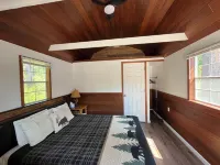 Casita 1, Tiny Home in Wood Area, 1 Mile From Glacier Entrance- 2 Guests