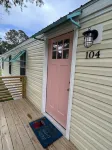 Adorable little Beach Getaway close to Surf City NC