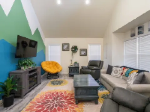 Lakeside house with access to dunes, lakes, and the ocean! レイクサイドのホテル