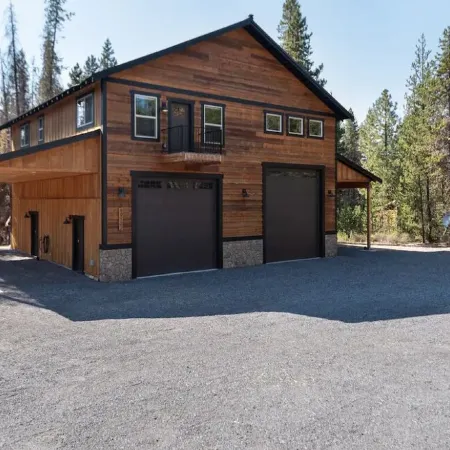 Newly Constructed Apartment in Prime Location!