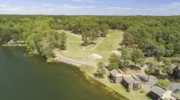 Renovated, Lakefront, Pinehurst #5, Ground Level, 2BR, 2BA, Pool, WiFi, Cable
