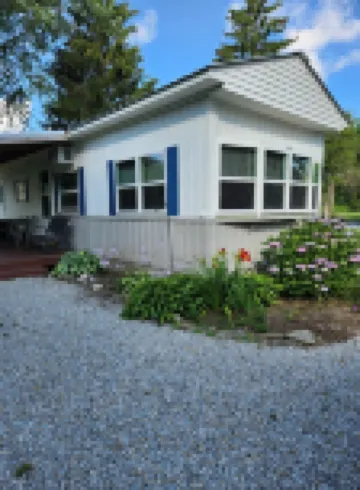 Seasonal Fully Furnished Mobile home