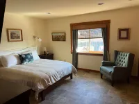Beach House Getaway - Amazing Location! 3-min Walk to the Beach!
