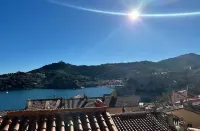 Unique catal. Traditional house with stunning views of the bay & mountains in d. Old town