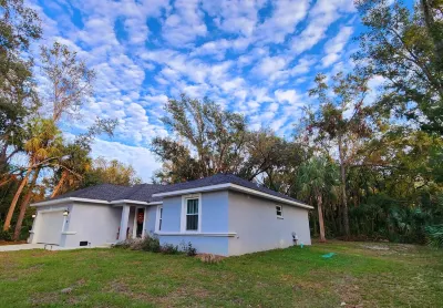 Brand new 3 bedroom 2 bath home in Crystal River just off Ozello Trail! Отели рядом с достопримечательностью «Парк штата 7 Майл Луп Трейлхед Кристал Ривер Презерв»