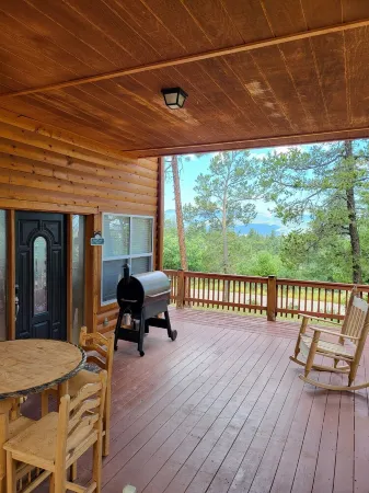 A Place for Royalty! Отели рядом с достопримечательностью «Moon Mountain»