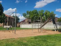 Newly renovated 2 bed, 2 bath condo located in gorgeous Sports Village