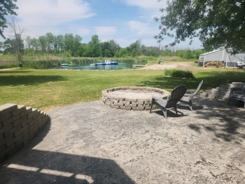 6 Bedroom house on 7 acres