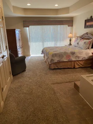 Luxury Unit - Perfect for a Couple's Getaway!