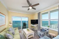 Luxuriously renovated!  2BR/2BA Western Sunset Corner+2 King Beds! Sleeps 6.