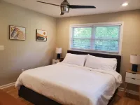 Cozy 3 BR in center of town w/work space. Walking distance to main attractions Hotels near Walgreens