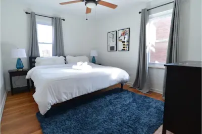 The Broadway  Hot Tub  Patio  King Bed  Fast WiFi  Near OSU, Victorian Village