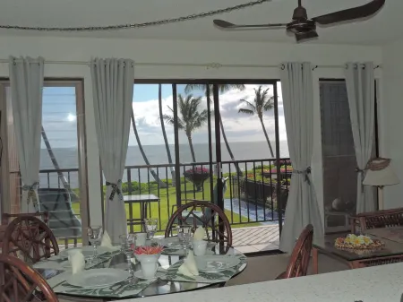ALOHA OceanFront Condo w.A/C,  Molokai, Hawaii Watch whales Dec-April.