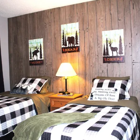 Lazy Bear Lodge on snow/UTV trails and lake