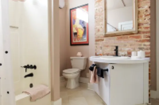 Kelly Kottage in Historic Downtown Natchez