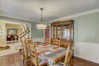 Modern Like New LUXURY 3,200 SQ FT Home In An Awesome Location! Sleeps 12!