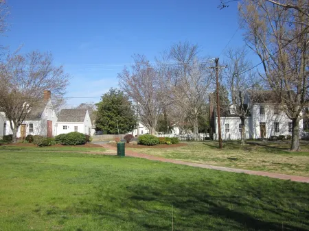 John Bruff Waterview Cottage - on Harbor and on Park - In Town St. Michaels!