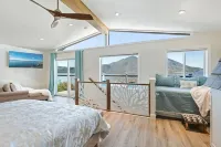 Smiling Otter Retreat! Large Lakefront Luxury House.Pool.Spa.Game Room.Pets Hotels near Lower Bayview Campground