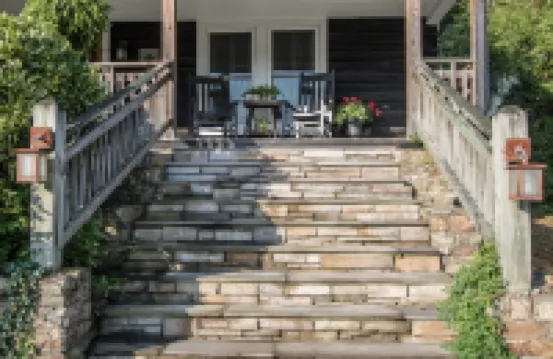 Log Cabin~Hot Tub-~Walk To Town~on Appalachian Trail~wi-fi~ Hotels in Hot Springs