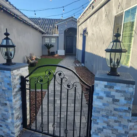 Modern Apartment Located in the Beautiful Groves Area