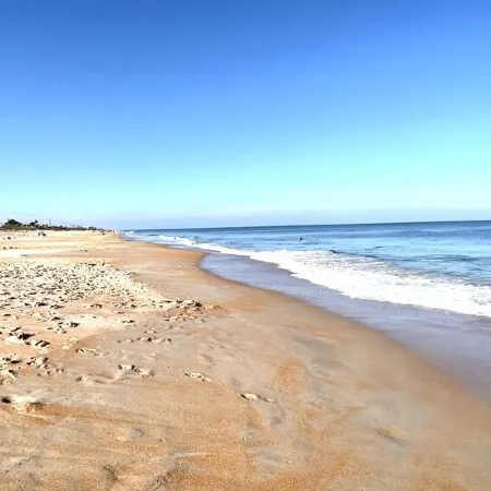 Cozy Crab House, Beachside, Walk to Beach & River, Coffee Bar & Fire Pit