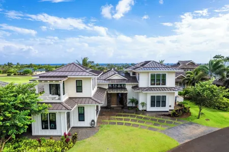 Spectacular View Home for 20! Ocean, Mountain, golf views! 5min from Poipu beach