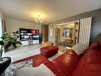 Elegant 4 Bedroom Detached House Hotels in Orpington