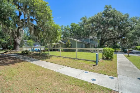 Fishcamp on 14th - Renovated & Walkable in Port Royal w/ Pool