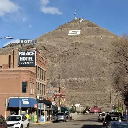 Tenderfoot Loft - Downtown - Inside Historic Palace Hotel
