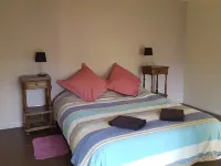 Renovated Catalan farmhouse, 2 minutes from the centre of Céret, not overlooked. Hotels in Ceret