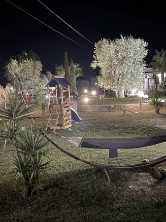 Comfortable apartments within walking distance from the sea!!! Отели в г. Вьесте