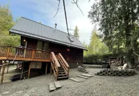 Luxurious Cabin Style Lake House walking distance to Lake Cushman Hotels in Mason County