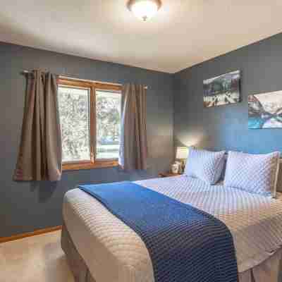 A 2000 sq ft Family Home W/ 2 King Bed + Game Room - A home away from home in a flourishing & inviti Rooms