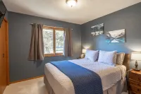 A 2000 sq ft Family Home W/ 2 King Bed + Game Room - A home away from home in a flourishing & inviti - 3-Star