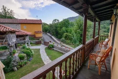 Self catering El Jermoso for 5 people Отели в г. Посада-де-Вальдеон