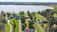 Lake Ontario's Family Retreat: Natural Peace and Modern Luxuries