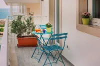 Bright Dwelling with sea view, partnered with private beach and pool / spa. - 2つ星