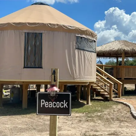 Peacock/River Yurt Village/Couples Yurt/Hot Tub/Close to Town!