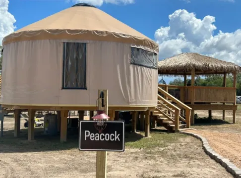Peacock/River Yurt Village/Couples Yurt/Hot Tub/Close to Town!