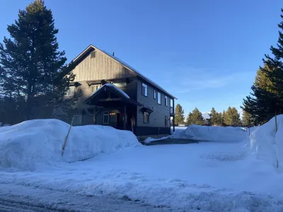 Family retreat, located in the heart of island park. Pinecone Playhouse at Mack's Inn Resort 주변 호텔