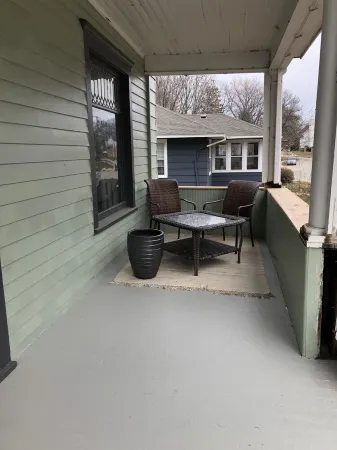 Fountain Blue-newly renovated modern home , lots of outdoor spaces to enjoy. Отели в г. Альберт-Ли