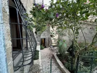 Septà - Pittoresca Casa Vacanze nel Centro Storico Vista Lago, Piccolo Giardino Hotel in zona Spiaggia Libera Vigna di Valle