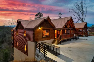 Splash Mountain Lodge! -Private Pool & Mini Golf