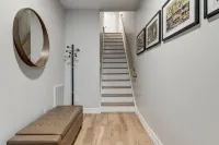 Spacious Downtown 2BR w/ Parking