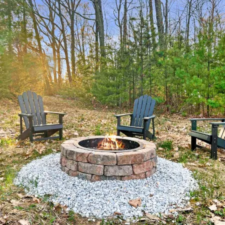 Luxe Mountain Getaway, Fire Pit,Arcade, Hot Tub, Near Lake Minnewaska