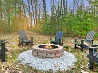 Luxe Mountain Getaway, Fire Pit,Arcade, Hot Tub, Near Lake Minnewaska